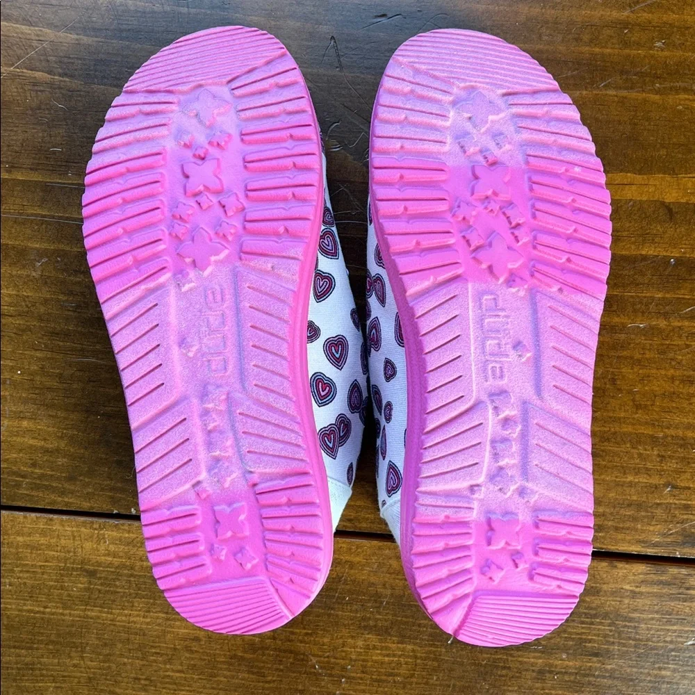 HEY DUDE WENDY YOUTH HEARTS PINK US Y3-L4